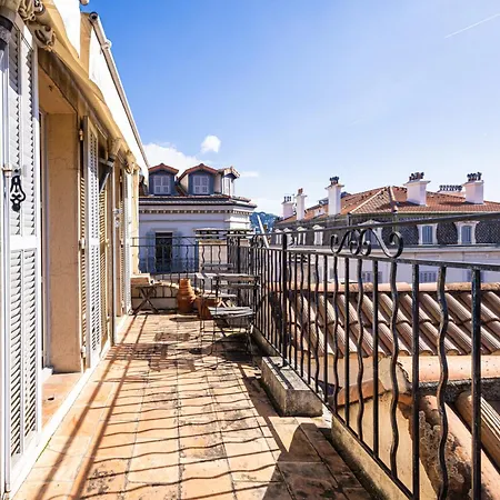 Triplex 150m2 Coeur Vieille Apartment