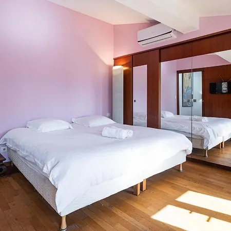 Triplex 150m2 Coeur Vieille Apartment *