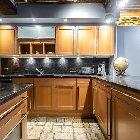 Triplex 150m2 Coeur Vieille Apartment *