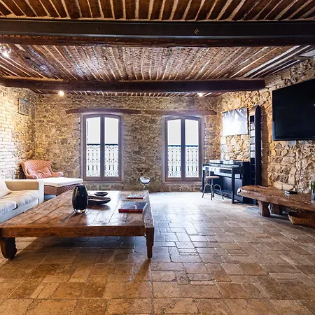 Triplex 150m2 Coeur Vieille Apartment *