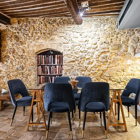 Triplex 150m2 Coeur Vieille Apartment