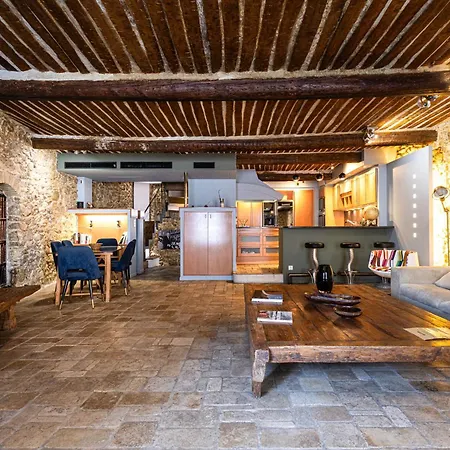 Apartment Triplex 150m2 Coeur Vieille *